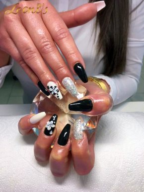 Nageldesign leonis nails and hair