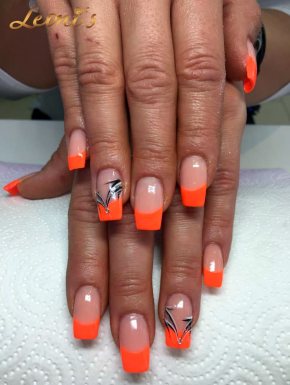 Nageldesign leonis nails and hair