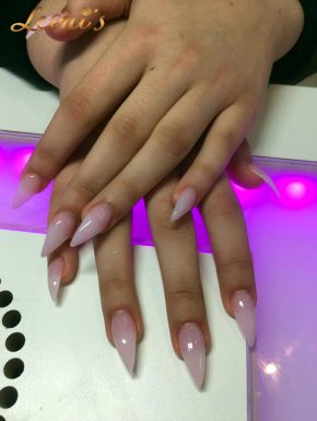 Nageldesign leonis nails and hair